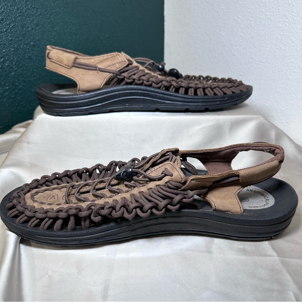 KEEN Men's Fisher Man Sandal. Size 11 - Picture 4 of 9